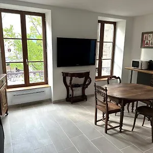 https://appartement-le-saint-pierre.hotels-rhonealpes.com
