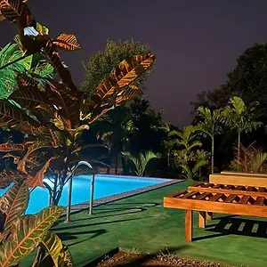 https://charuka-homestay.kandyhotelsnow.com